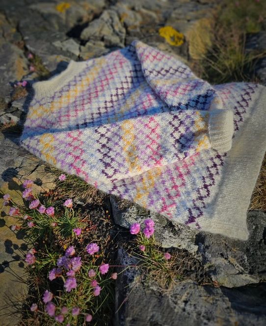 Hovedbilde Bridger Sweater - garnpakke white-lavender